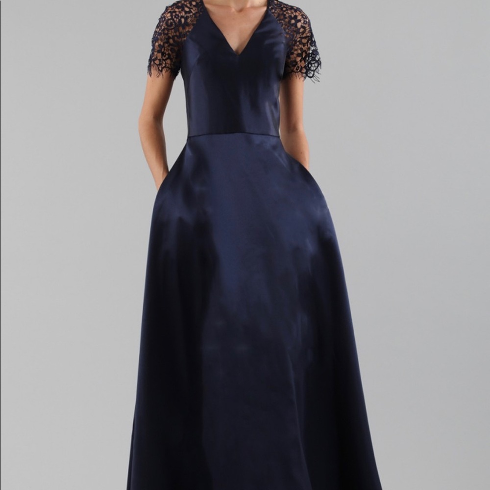 ML Monique Lhuillier Lace Sleeve Gown (2)